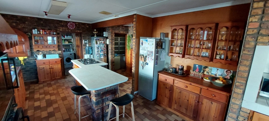 4 Bedroom Property for Sale in Noorsekloof Eastern Cape